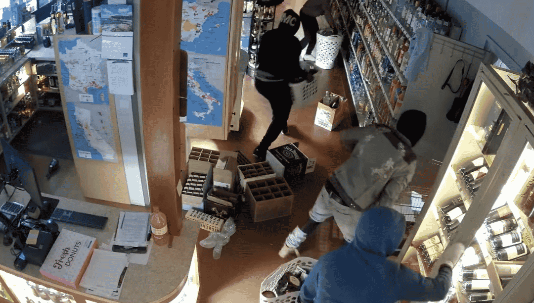 WATCH: Thugs Rob Liquor Store With Sledgehammers and Laundry Baskets